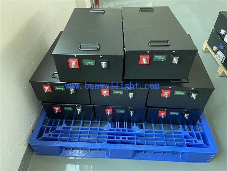 luminous solar battery
