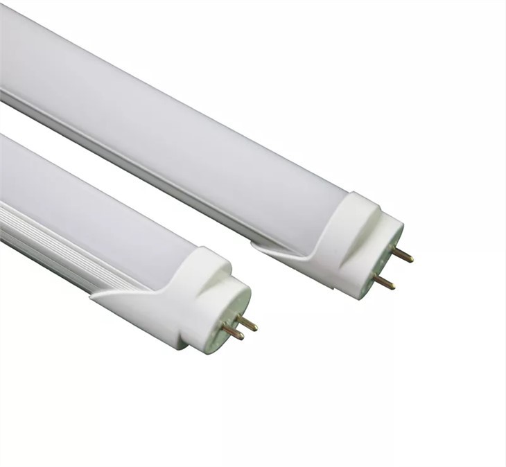 Solas Tube faoi stiúir T8
