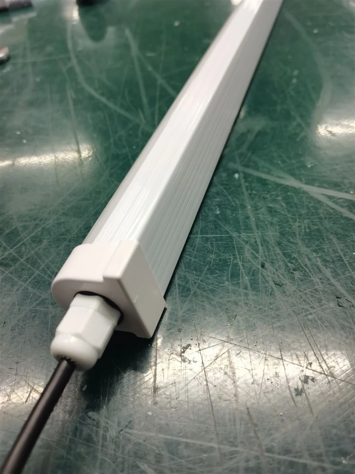 Soilsiú Tube Grow LED 36w T8