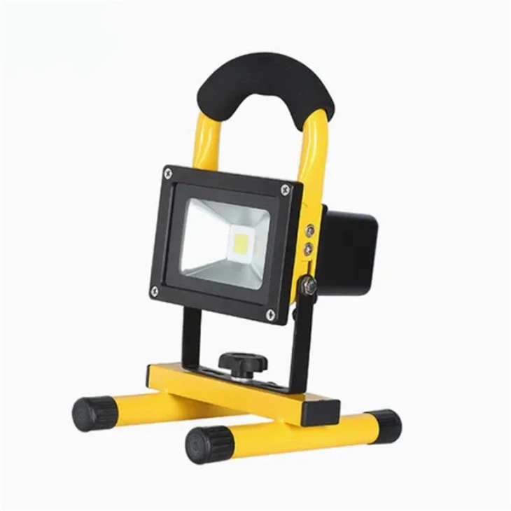 Soilse Tuilte Inaistrithe faoi stiúir 150W